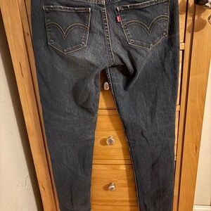 Levi’s 524 Skinny Jeans